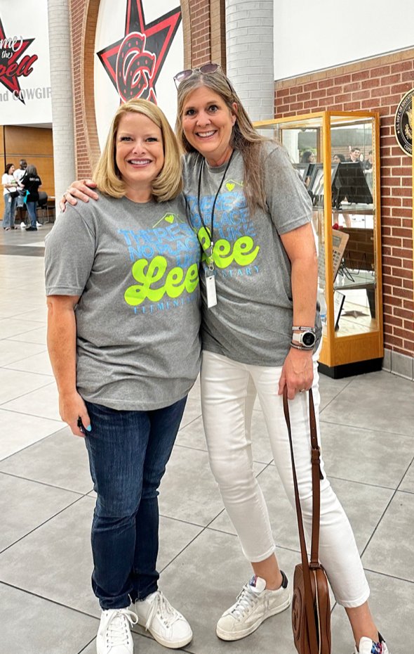 JenningsLaura18's tweet photo. 2024 Convocation was inspiring.  Looking forward to an amazing year. #NoPlaceLikeLee #rjlyear11 #MyHomeIsCISD @NetZeroLee
@MrsBarleyRJL
@RJLARao
@miss_lunde_
@LeeMsGutierrez
@Rjlee_misspark
@MsZimmerschied https://t.co/NkPFFGqHPN