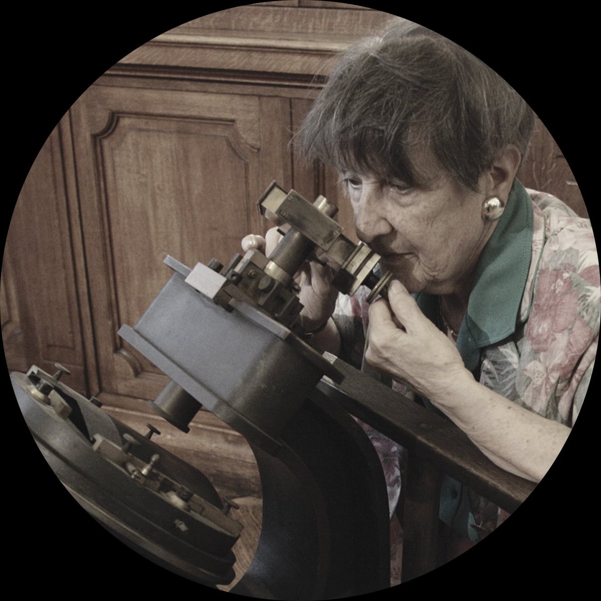 Mme Suzanne Débarbat nous a quittés dans la nuit du 4 au 5 août. Née en 1928, docteure ès sciences mathématiques, elle fut astronome à l’#ObservatoiredeParis de 1953 à 1992 et Prix Janssen 2013. Elle en était la mémoire et y avait accueilli chaleureusement l'Udppc en juin 2015.