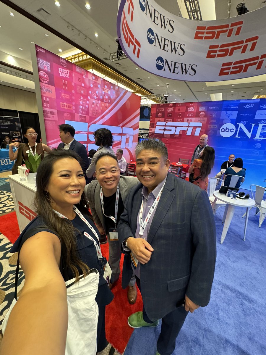 AAJA Sports (@aajasports) on Twitter photo Selfie taken by <a href="/sunnyangela/">Angela Sun</a> of <a href="/TheHoChen/">Howard Chen ้ๅฎ่ฑช</a> and the BIRTHDAY BOY <a href="/NotoriousOHM/">Ohm Youngmisuk</a>!!! Happy Birthday, Ohm!! ๐ฅณ๐
#Ohmieisourhomie #AAJA24 Selfie taken by <a href="/sunnyangela/">Angela Sun</a> of <a href="/TheHoChen/">Howard Chen ้ๅฎ่ฑช</a> and the BIRTHDAY BOY <a href="/NotoriousOHM/">Ohm Youngmisuk</a>!!! Happy Birthday, Ohm!! ๐ฅณ๐
#Ohmieisourhomie #AAJA24
