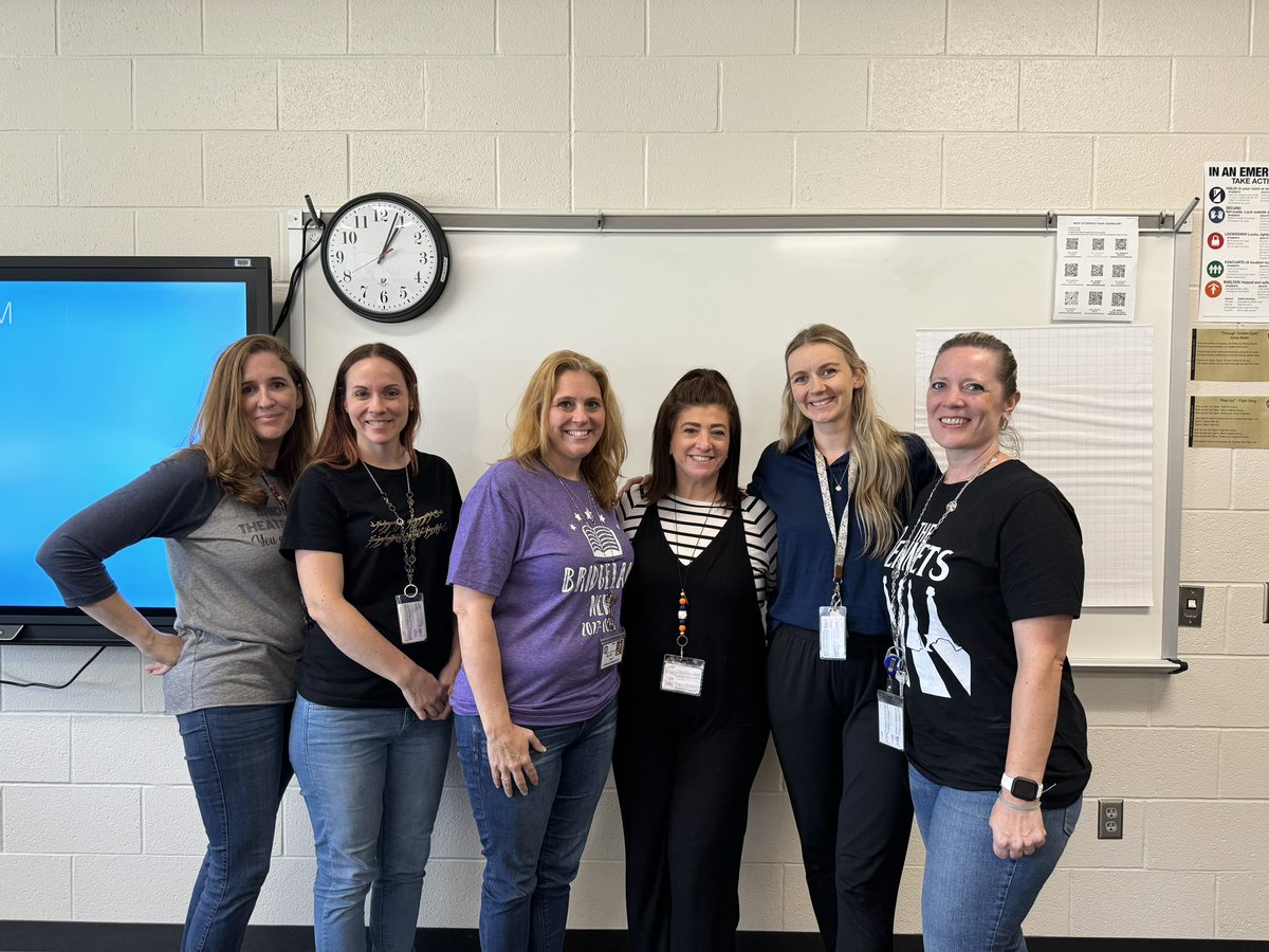 KethleysK's tweet photo. English II was amazing this week! Our District training was a great success! #WinthePageBHS #WintheDay #BridgelandBest https://t.co/Jh4NnSafZy