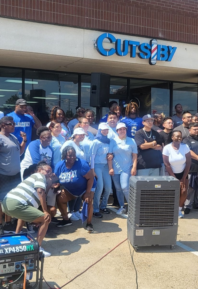 Julius3Joker's tweet photo. Thanks to CUTSBY for letting my teammates, coaches, and I help give backpacks &amp; toiletries to the community! #Back2School #WeAreLC https://t.co/Zgmn0vpci4