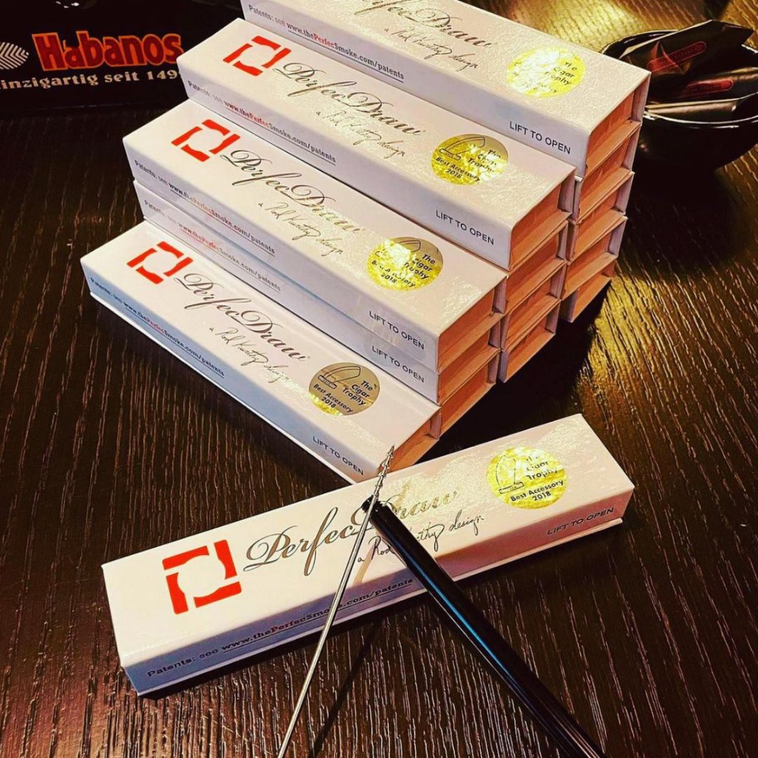 perfeccigar's tweet photo. Imagine finding this many #PerfecDraws! What would you do? ๐คฉ Dive in, of course!
#CigarHeaven #CigarTools https://t.co/vTbTTofWlr