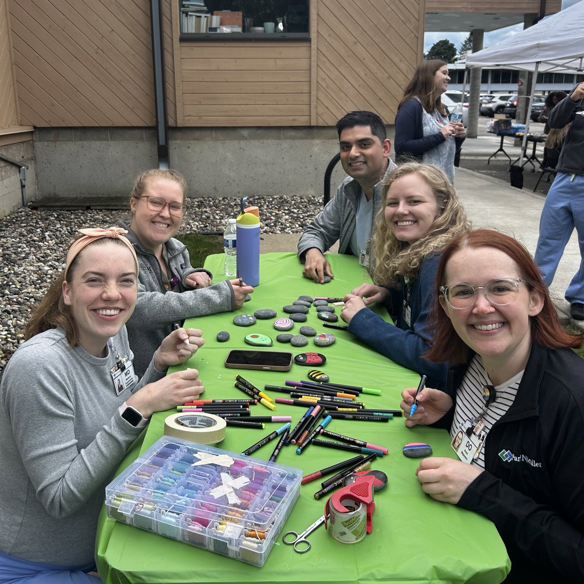 UMNMethodist's tweet photo. Our annual Summer Celebration had jump rope, rock painting, friendship bracelet making and four square all at Camp Creekside! ☀️⛺️😎💓 

#FamilyMedicine #Match2025 #FMRevolution https://t.co/oZG9dJhYo4
