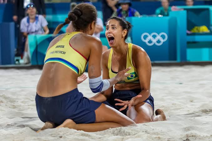 Piu Esportes (@piuesportes) on Twitter photo DUDA E ANA PATRÍCIA SÃO CAMPEÃS OLÍMPICAS!!! O BRASIL É OUROOOOOO!!! DUDA E ANA PATRÍCIA SÃO CAMPEÃS OLÍMPICAS!!! O BRASIL É OUROOOOOO!!!