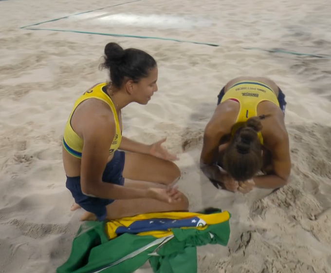 GUkhn8eWQAAuuYH?format=png&name=small