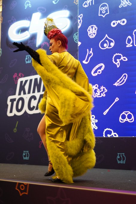 What was your favorite part of the Burlesque Show?   @FetishCon https://t.co/gGmkUqVHAo