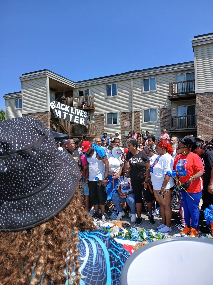 miguel2586's tweet image. 10 years &amp;amp; the whole world will always know &amp;amp; #SayHisName. We&apos;ll never forget you, #MikeBrown, or the movement that your loss started. #Ferguson