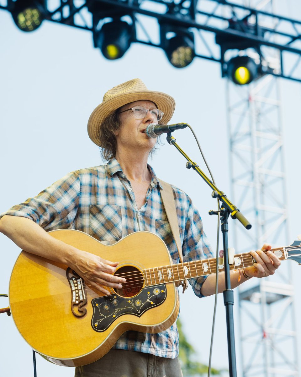 Vashon Island's own @petedroge kicks things off on the #THING2024 main stage ☀️🎸 

📸 by Eric Tra | 📍 Remlinger Farms, Carnation, WA
