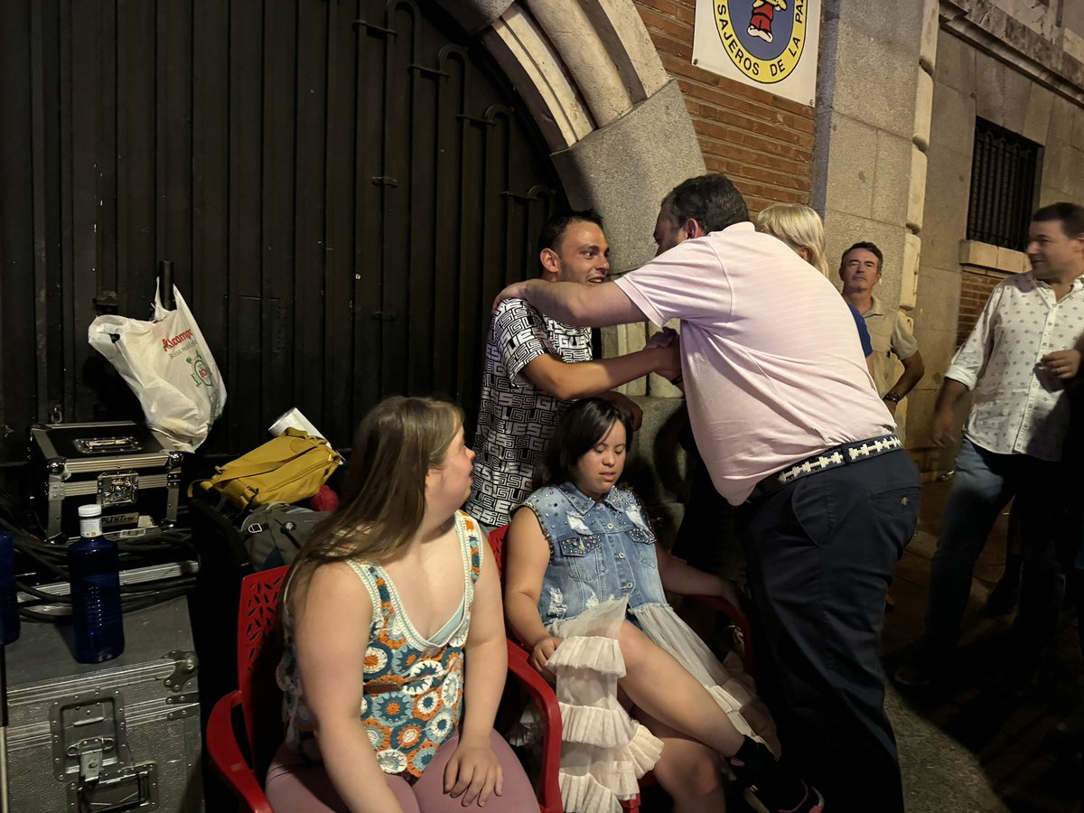 seguragc's tweet photo. Fin de fiestas en #SanCayetano24
👉🏻 El distrito más representado que nunca con #LaCruda en #VaraDeRey
👉🏻 Nuestros chicos de #Casino en #Cascorro con la sesión de DJ de #ElElemento
#SeguraXCentro https://t.co/lu0hsroarI