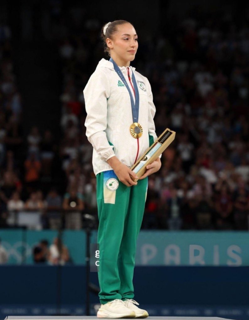 La femme Algérienne 🥇🇩🇿

Elles ne méritent que l’or 😁👊

#Paris2024 #ImaneKhelif