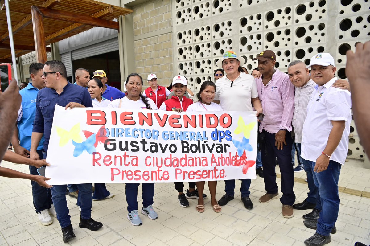 GustavoBolivar's tweet image. ¡FELICIDAD!
Hoy inauguramos la obra No 300 de Prosperidad Social durante el Gobierno Petro. 
Plaza de Mercado en Arboletes. Beneficia a campesinos del Urabá Antioqueño.
Costó 6.600 millones y genera 800 empleos directos y 6.000 indirectos.
RT ¡Y nos faltan 2 años!
Amo…