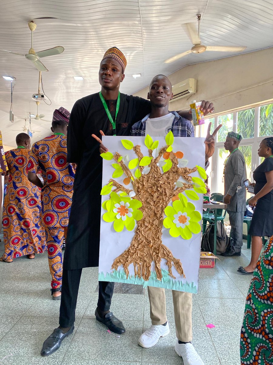 IsraelRotimi3's tweet photo. 3. The dedication, collaboration, and hard work have been truly inspiring. We’re excited to contribute to shaping the future of education. Please like and share to support our creative effort!

The Emerald Team is on a mission to designing innovative classrooms for @Teach4Nigeria https://t.co/d09Fr0e5Ze