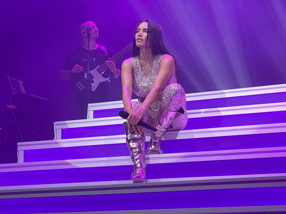 FestCuevaNerja's tweet photo. Impresionante @IndiaMartinez . Gracias por tanta magia! Cómo lo hemos disfrutado 💃🏻🎼🎤

#FestivalCuevaCuevaDeNerja #63FestivalCuevaDeNerja
@CuevadeNerja https://t.co/EeErtdmawU