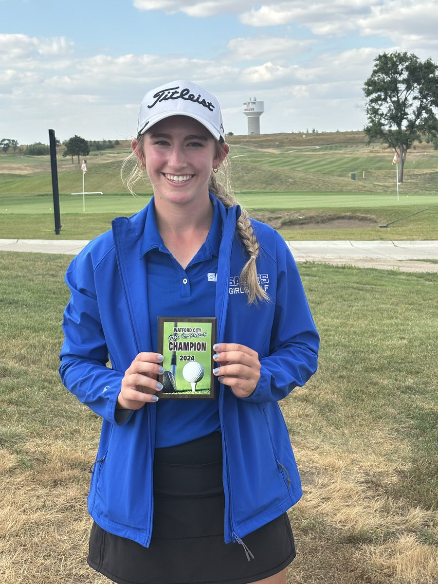 SMSaints_AD's tweet photo. We have a winner!
Lola Huber earned medalist honor at WC with a 77. She’s the first SM medalist since 2018! 

Abi Schneider tied for 3rd
Grace Rieger finished in 7th. 
Team placed 2nd. 

Congrats ladies! Great way to start the year! https://t.co/mMVGxKzmnJ