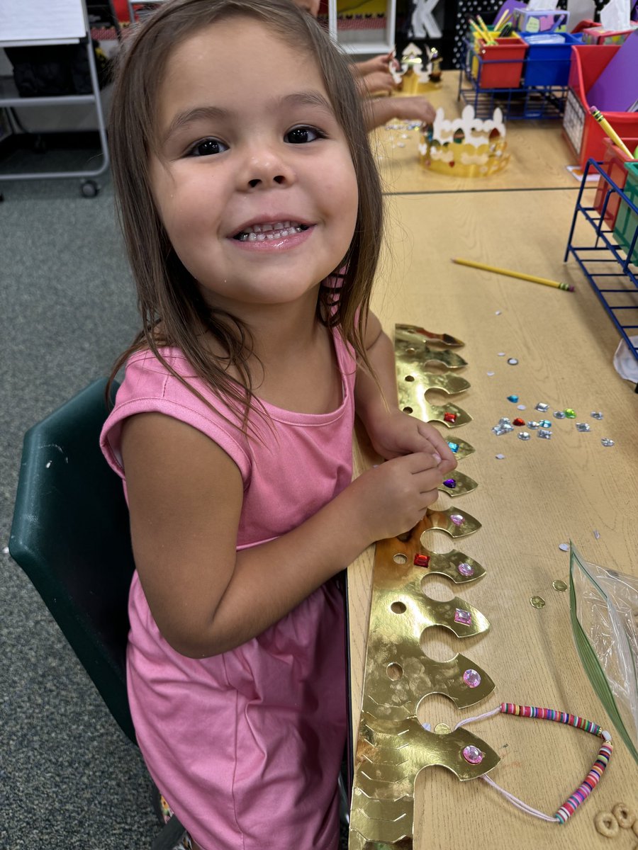 Hailey Kavern tweet media