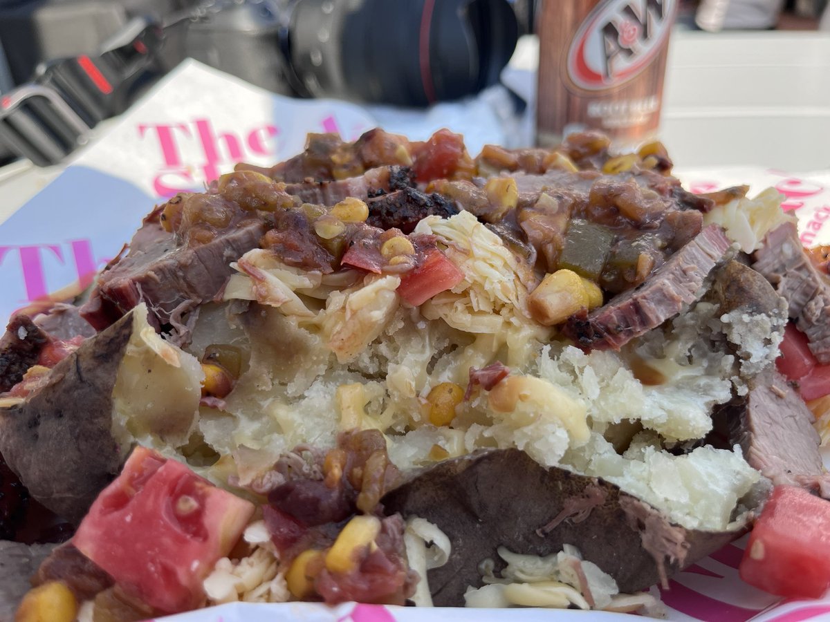 ofallonweather's tweet image. Beautiful evening at The Warehouse in Perryville, MO. Food from The Shack. Another Twisted Cat Outdoors weekend.#mows