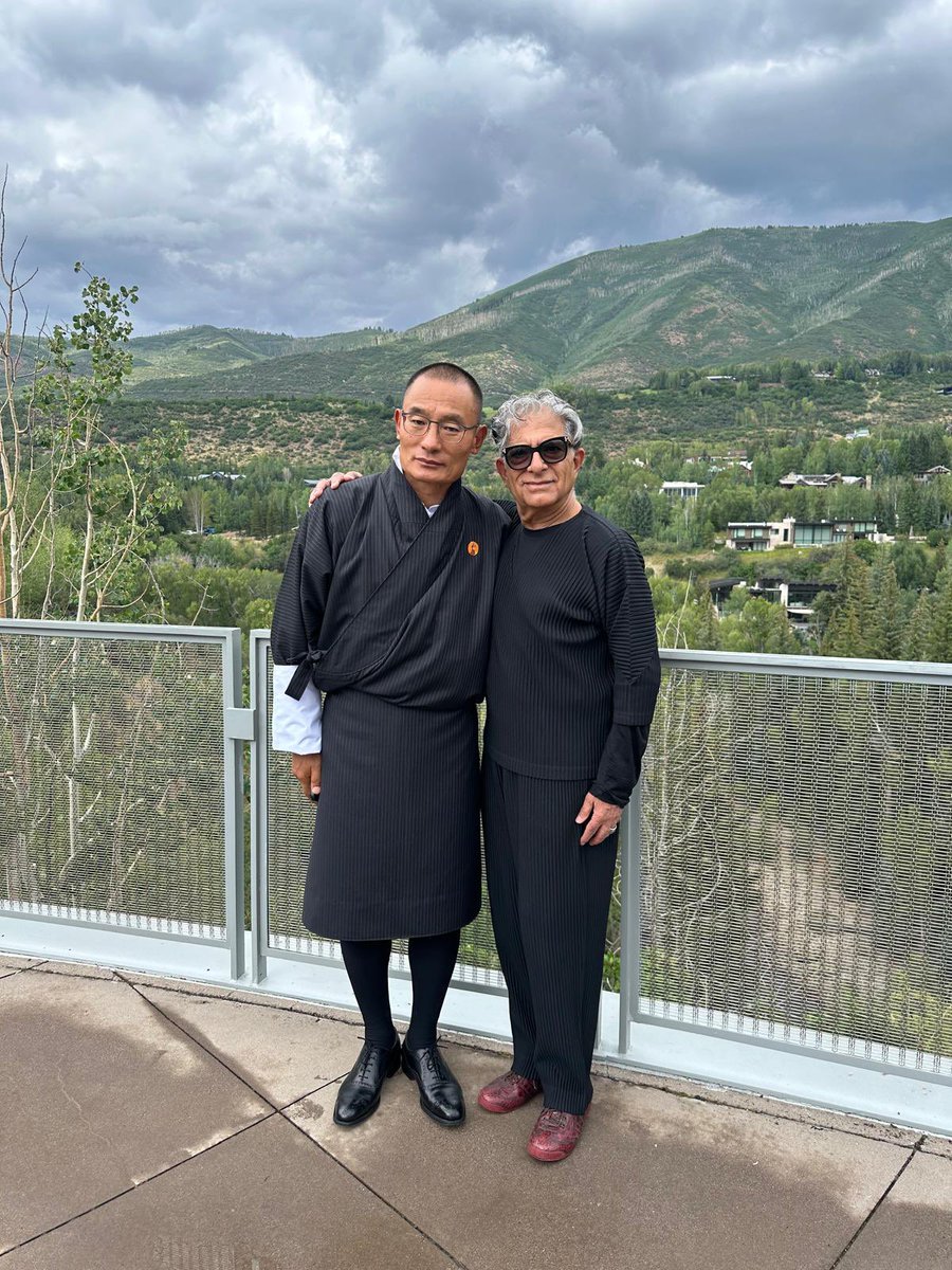 DeepakChopra's tweet image. Aspen Ideas talk, Enlightened Leadership for Mindful Living, with His Excellency the Prime Minister of Bhutan Dasho Tshering. 

@PMOBhutan #enlightenedleadership #aspenideas #bhutan