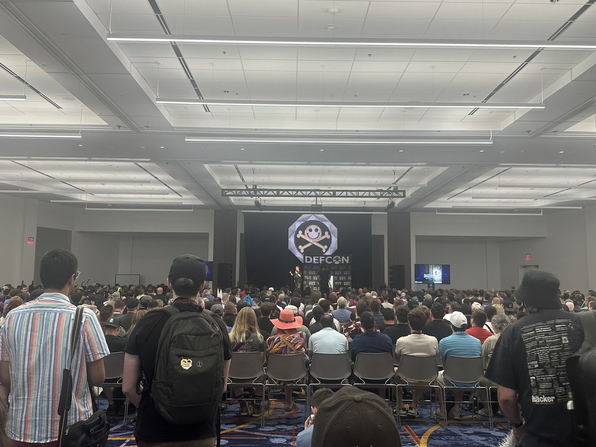 NicoleBeckwith's tweet photo. Awesome quote from @jaysonstreet “Stop talking about low hanging fruit! Get the fruit off the ground, you’re not ready for the tree!” Jayson packed the house in here! #hackerfamily #weloveyouback 💜💜💜💜 https://t.co/vGJOkXdenI