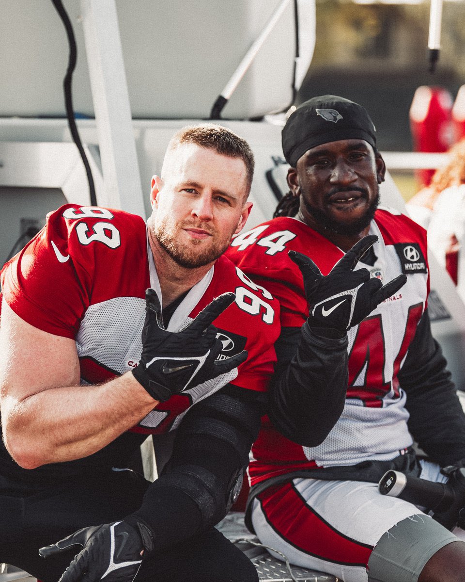 JJWatt's tweet photo. One of my favorite teammates of all time. 

Positivity in abundance, worked like an animal every single day, would do anything for his brothers. 

Love ya Junk. 

Congrats on a hell of a career brother. 

@markusgolden https://t.co/f4oggtRc46