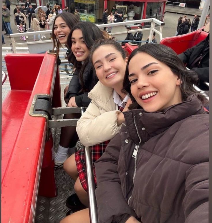 Las chicas de Kardeşlerim♥

#TodoPorMiHogar