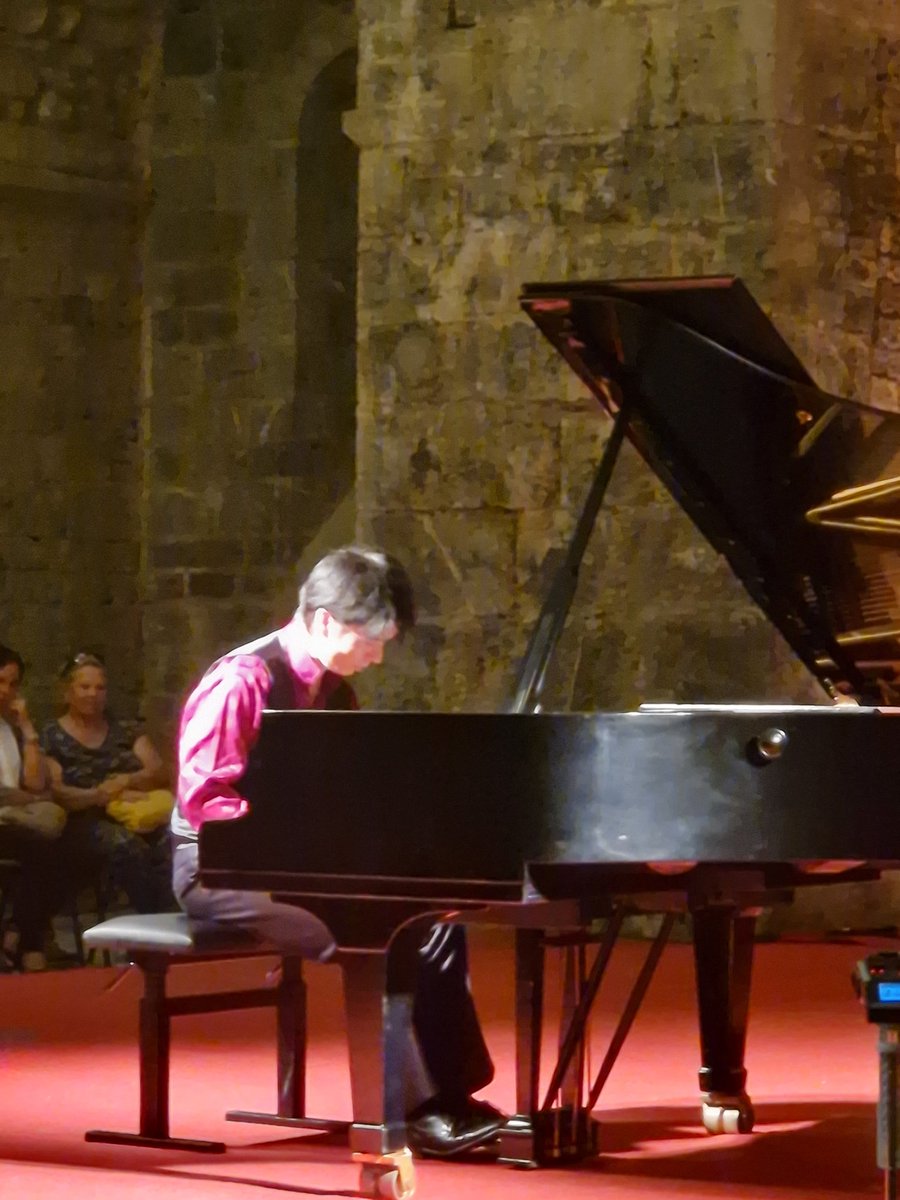 Cloenda del XXXIX Festival Isaac Albéniz, amb la brillant interpretació de la integral de la Suite Iberia per part del pianista japonès <a href="/KotaroFukuma/">Kotaro Fukuma/福間洸太朗</a>. <a href="/ajcamprodon/">Ajuntament Camprodon</a> #musicaCamprodon