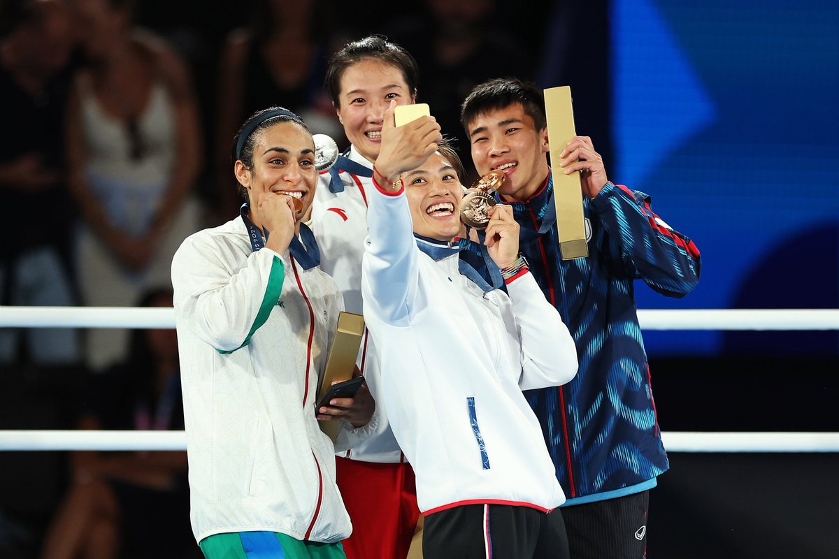Girls girl podium with respect and love 🤍
