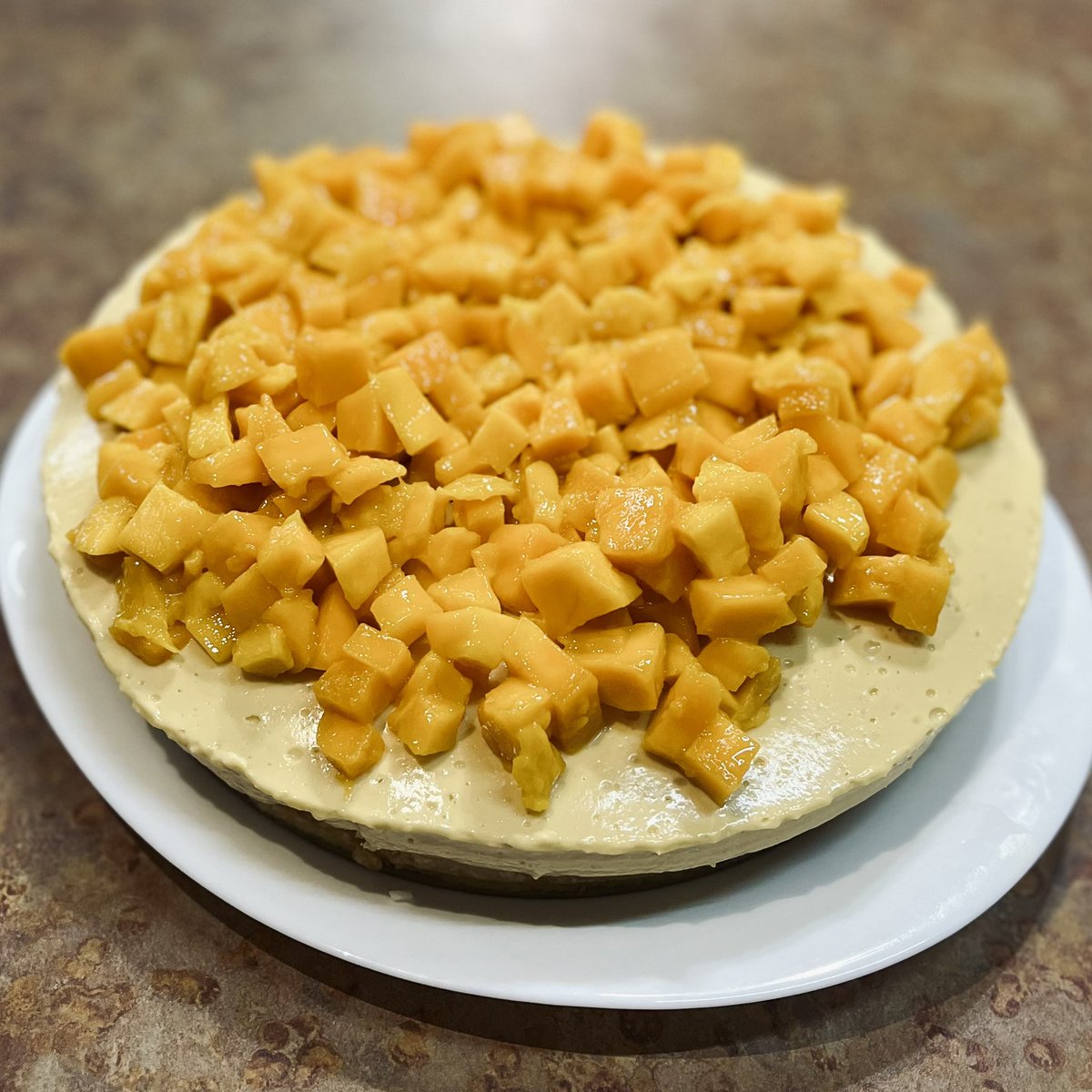 ReposteriaJavi's tweet photo. Deleita un dulce pay de mango frío para estos días calurosos.💛☀️
🚚 Servicio a domicilio.
📍 Paseo de las Palmas 870 Col. Paseo de San Miguel, Guadalupe, N. L. https://t.co/sYVBbsTqM6
