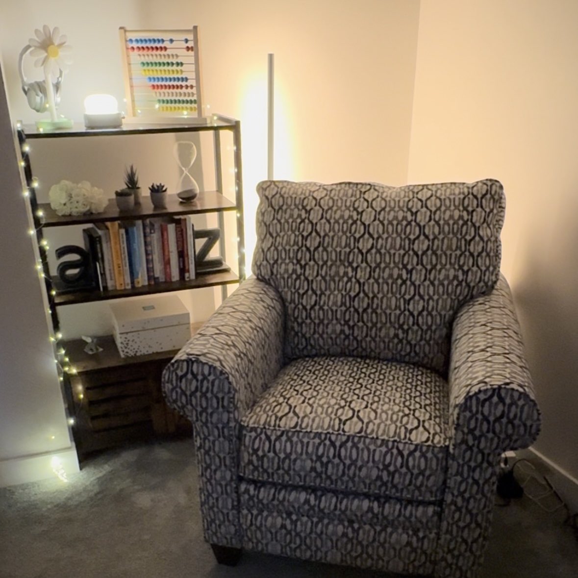 Never, ever use the overhead light. Especially when filming content. 

Upgraded my creator corner! 

Anyone else in love with <a href="/GoveeOfficial/">GOVEE</a> floor lamps?