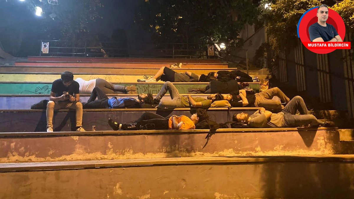 Ajandalarında gençliğe yer yok

Öğrencilerin barınma sorununu çözmeyen Gençlik Bakanlığı, vakıflara kesenin ağzını açtı. Bakanlığın verilerine göre, vakıflara 699 milyon TL aktarıldı, stadyumlar için 6,4 milyar TL’lik kaynak kullanıldı

birgun.net/haber/ajandala…