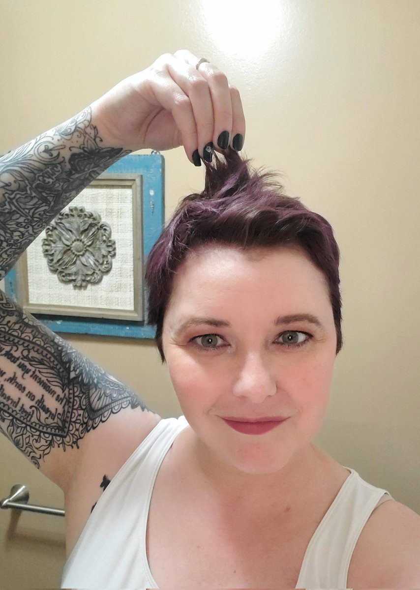 tammymacaulay33's tweet image. It's starting to grow back #ihateit #shorthair #ugh #itsnotme