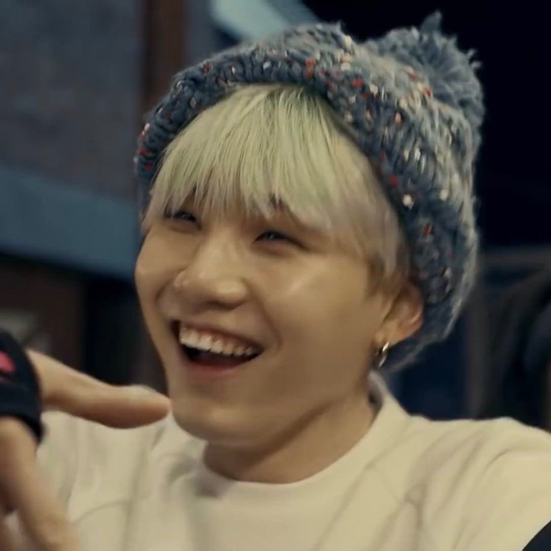 camlovesyoongi's tweet photo. min yoongi being a genuinely good, kind, and generous person-

💜a much needed thread💜 https://t.co/1KXYDL1FL5
