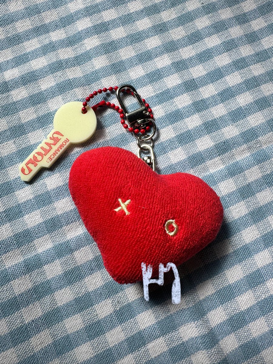 KYSUNOO's tweet photo. wts lfb ph

enhypen romance untold showcase offline special gift keyring 

700 php
payo , onhand , good condition
* official , i attended the showcase 

dm me https://t.co/yx0BQ6hdLp