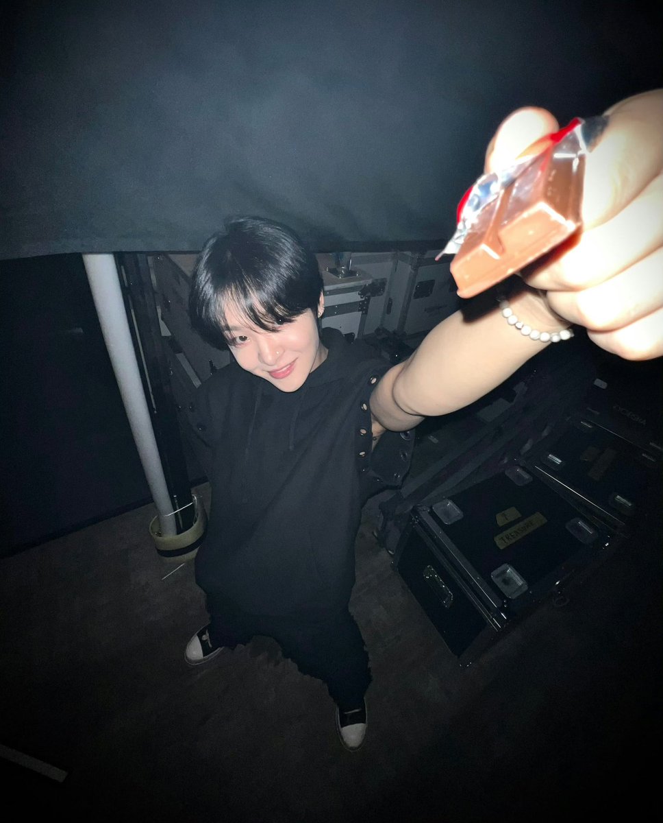 [WEIBO]

七夕快乐 ! 好想大家 !! 我也要巧克力 😊❤️🖤
-小狗狗中的小狗狗- ​​​
#TREASURE #朴志焄 
<a href="/treasuremembers/">TREASURE</a>