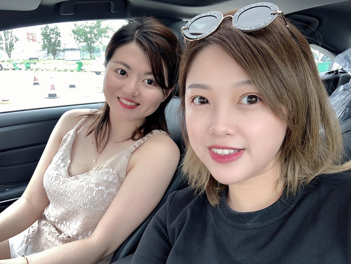 土曜日,親友と出かけます