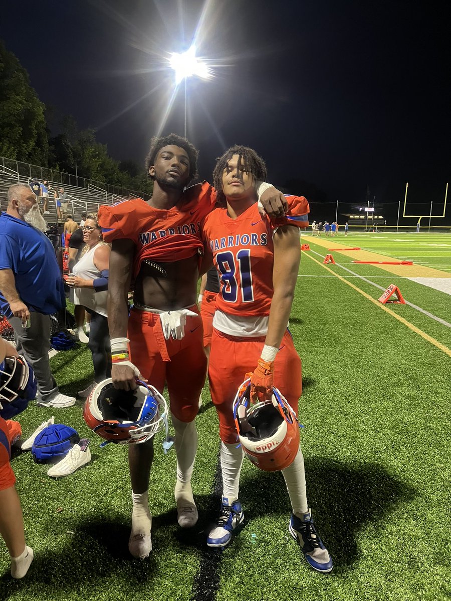 Good to be back on the field but with a new look me and <a href="/AntajuanD5/">antajuan dumphord</a> got sum to prove <a href="/12thSports/">12th Region Sports Network</a> <a href="/Southwestern_FB/">Southwestern High School Football</a> <a href="/KYHighFootball/">KY HIGH FOOTBALL 🏈</a> <a href="/kyhssportszone/">Kentucky High School Sports Zone</a> <a href="/jherron_5/">Coach Jack Herron</a> <a href="/JasonFoley22/">Jason Foley</a>