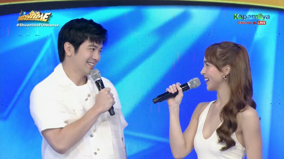 jmcarcoochie's tweet image. JOSHLIA SA SHOWTIME!
Ang mga bida sa pelikulang #UnhappyForYou, @iamjoshuagarcia and #JuliaBaretto, nasa @itsShowtimeNa today! Abangan din sila mamaya sa #EXpeciallyForYou 💔

Abangan ang UNHAPPY FOR YOU, sa August 14 na!

#ShowtimeFUNbansa 💙💛🫶🏻🌈✨