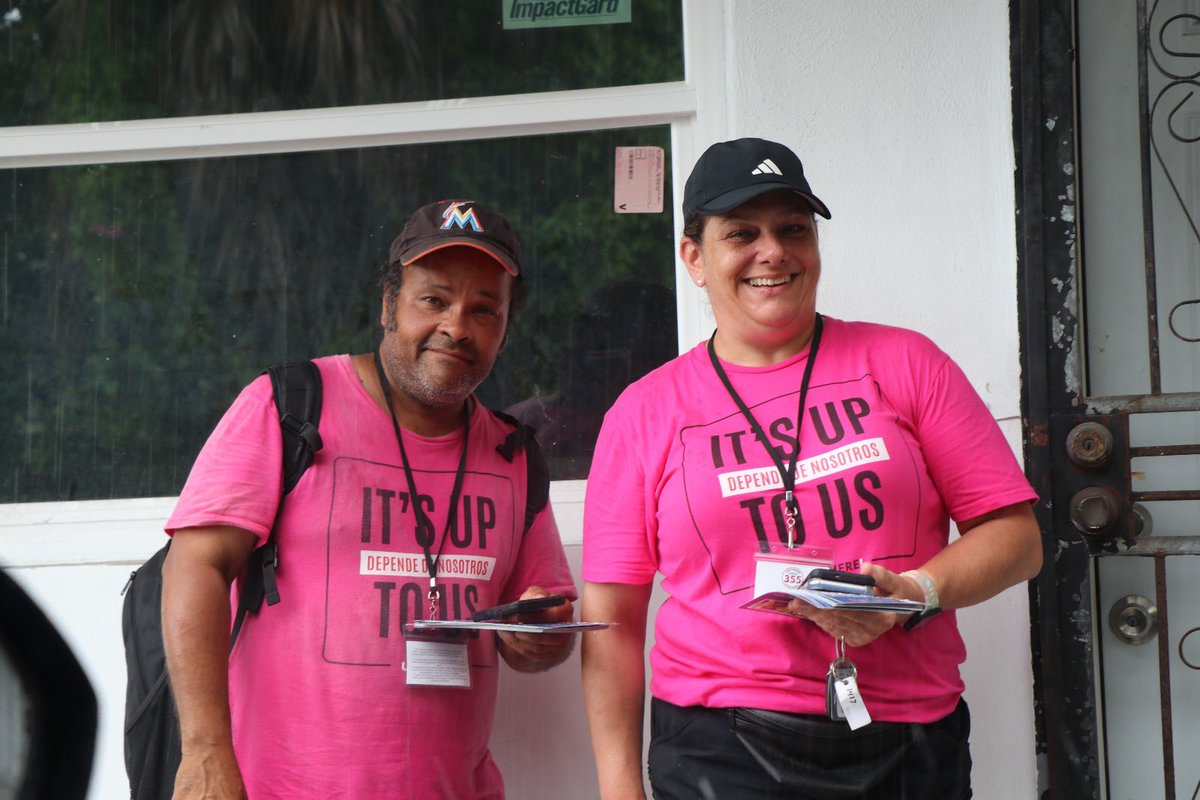 UNITEHERE_SoFla's tweet image. 1️⃣1️⃣days until Miami’s Primary Election!
🌧️Rain won’t stop us.
🗳️✊ Every knock brings us closer to re-electing @MayorDaniella, and Commissioners @KeonHardemon, and @RaquelRegalado.