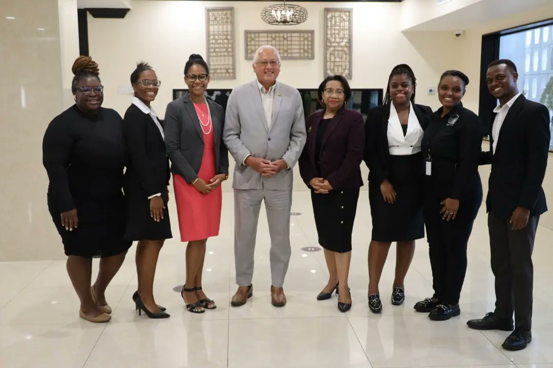 Delroychuckjm's tweet image. Team MoJ has secured  the win in this year's @tiu_jamaica Public Sector Debate Competition.

Big congratulations to our own @administrator_generalsdept for securing second place and sectional prizes. 

#firstclassjusticesystem