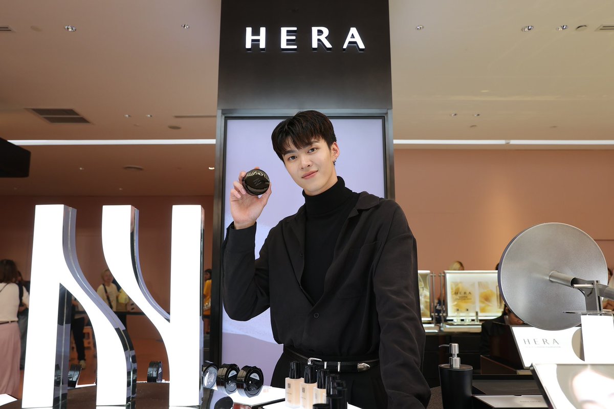 TheStoryNewsEnt's tweet photo. “HERA” แบรนด์เครื่องสำอางลักซ์ชัวรี่ เปิดช็อปใหม่ใจกลางกรุงเทพฯ ครั้งแรก ส่งต่อความงามเหนือระดับจากกรุงโซล

อ่านต่อ : https://t.co/fC2vFzntIv

#HERA #HERAisComing #HERAThailand #HERABlackCushionFoundation #HERASensualPowderMatte
#Fourthnattatwat #JANISTAR
#Meennicha8 #primiily https://t.co/AEIo7qxYYK
