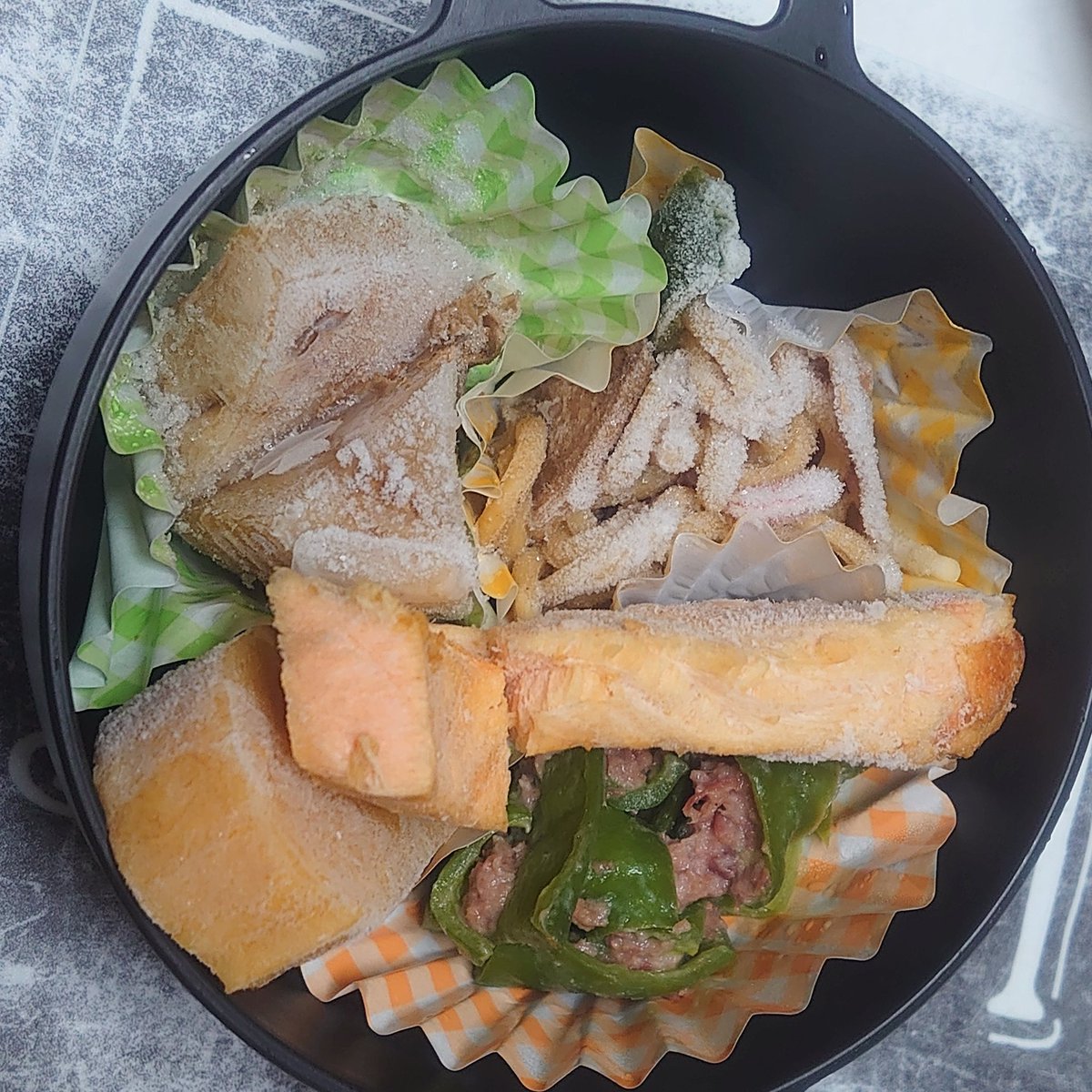 acha0303's tweet photo. おかず多くても不満タラタラ、おかず少ないと外食、何様やねん 残さずに食べてるのか捨ててるのかしらんけど、お弁当箱空っぽなのは嬉しい #お弁当記録 https://t.co/mx0xemloto