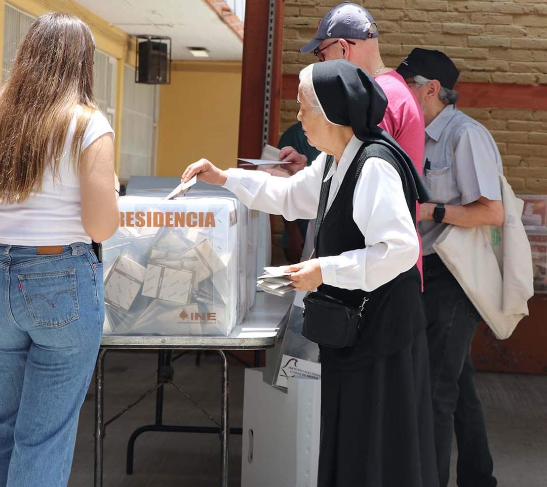 👩‍💻La consejera electoral del estado de Yucatán, Maria del Mar Trejo Pérez, nos convoca a reflexionar sobre la #paridaddegenero desde lo local ¿Cuáles son sus parámetros? 🤔
No te pierdas la respuesta en nuestra edición de #Agosto  
💻 vozyvoto.com.mx