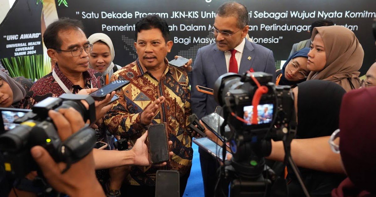PROGRESIFnews's tweet photo. Wapres Ma'ruf Amin Berikan Penghargaan UHC Awards kepada 493 Kepala Daerah https://t.co/h5DOXqRhR4 https://t.co/RD1OCFXXOn
