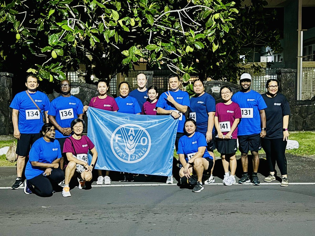 thembakalua's tweet photo. I was thrilled to join the @FAOPacific team for a half marathon in Apia. This team isn’t just resilient on the course, they’re also leading the way in food systems transformation and in promoting healthier lifestyles within @un_samoa https://t.co/PzrGyPea5f