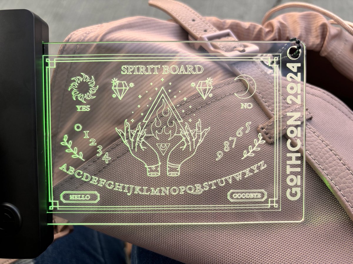 kaorrosi's tweet photo. Got my #gothcon badgeeee 🥹💕 https://t.co/LijEwlyLxb