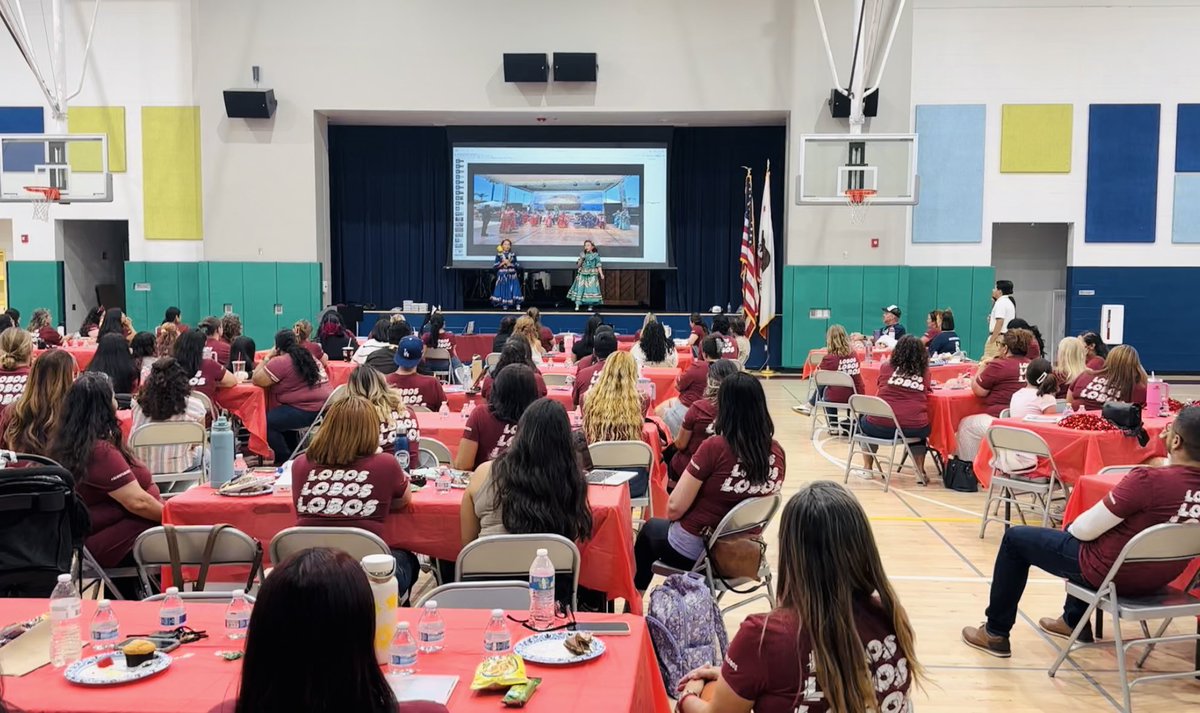 Tina Horn (@tina_a_horn) on Twitter photo Welcome back to our fabulous <a href="/BostoniaGlobal/">Bostonia Global</a> TK-12 teachers and staff. Thank you for inviting the girls to share their TED Talk and be a part of the student panel today. We’re excited for another incredible school year ahead! 🐺💯🙌 <a href="/Maestra_VRocha/">Ms. Rocha</a> <a href="/Danya_BGlobal/">Danya Villanueva</a> <a href="/NerelWinter/">Nerel Winter</a> Welcome back to our fabulous <a href="/BostoniaGlobal/">Bostonia Global</a> TK-12 teachers and staff. Thank you for inviting the girls to share their TED Talk and be a part of the student panel today. We’re excited for another incredible school year ahead! 🐺💯🙌 <a href="/Maestra_VRocha/">Ms. Rocha</a> <a href="/Danya_BGlobal/">Danya Villanueva</a> <a href="/NerelWinter/">Nerel Winter</a>