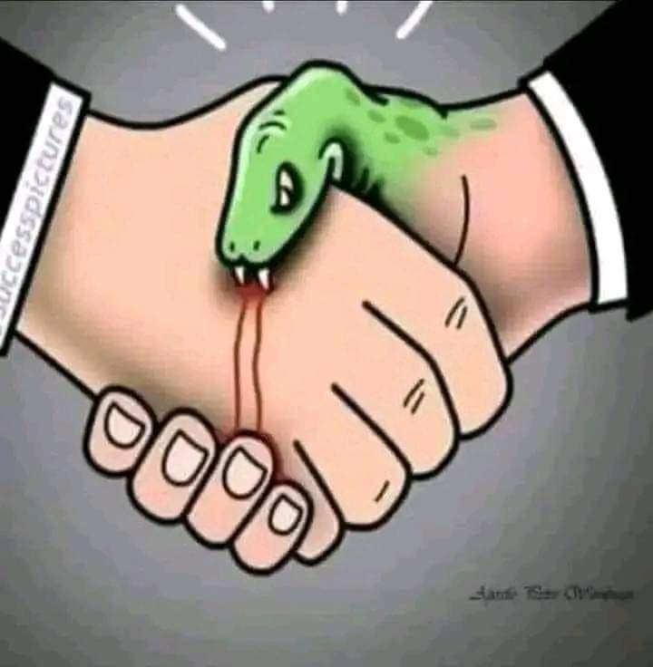 Por favor tenha cuidado com certas amizades, as intenções nem sempre são as mesmas