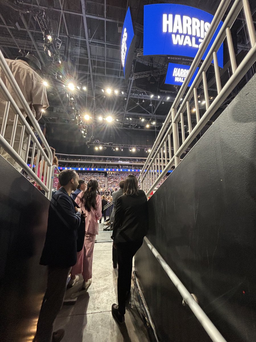 This is the team that organized the largest political rally in Arizona’s history and the reason why I know we will WIN AZ 💪🏽🇺🇸💙! Join us today at KamalaHarris.com. ⁦<a href="/SeanMcEnerney/">Sean McEnerney</a>⁩ ⁦<a href="/Jen_E_Cox/">Jen Cox</a>⁩ ⁦<a href="/AbigailROBrien/">Abigail Rose O'Brien</a>⁩ ⁦<a href="/JuanHinojosAZ/">Juan Hinojos Zapien 🌵</a>⁩