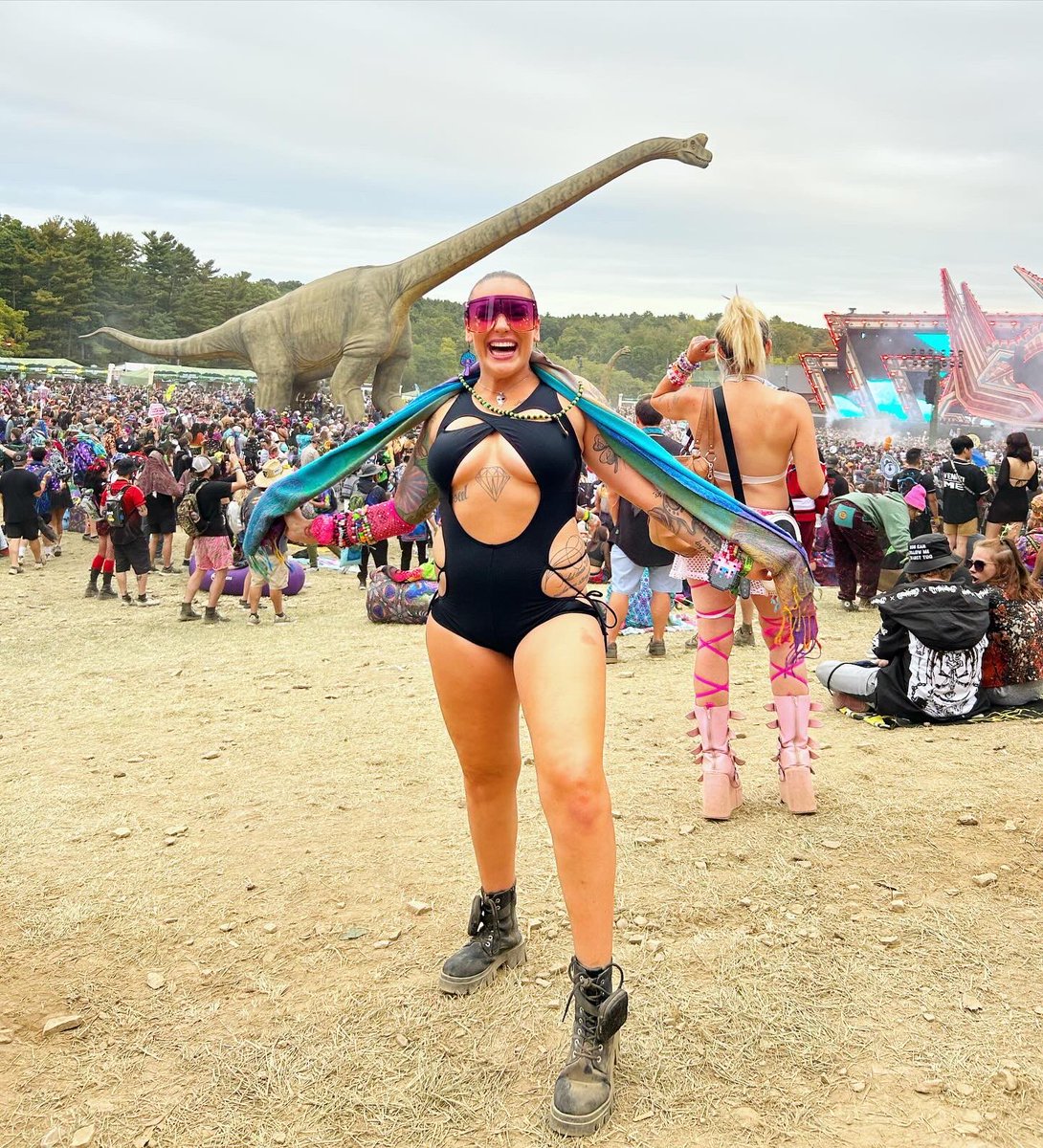 ronniedohertyy's tweet photo. Little Miss Wubz & Bass π€π
π¦
#FlashbackFriday #LostLands #MusicFestival #BassHead #Dinoland #GirlsWhoRave #RaverGirl #TakeMeBack #BreakYaNeck #Ohio #RoadTrip #PashGang https://t.co/qodTZpwNqA