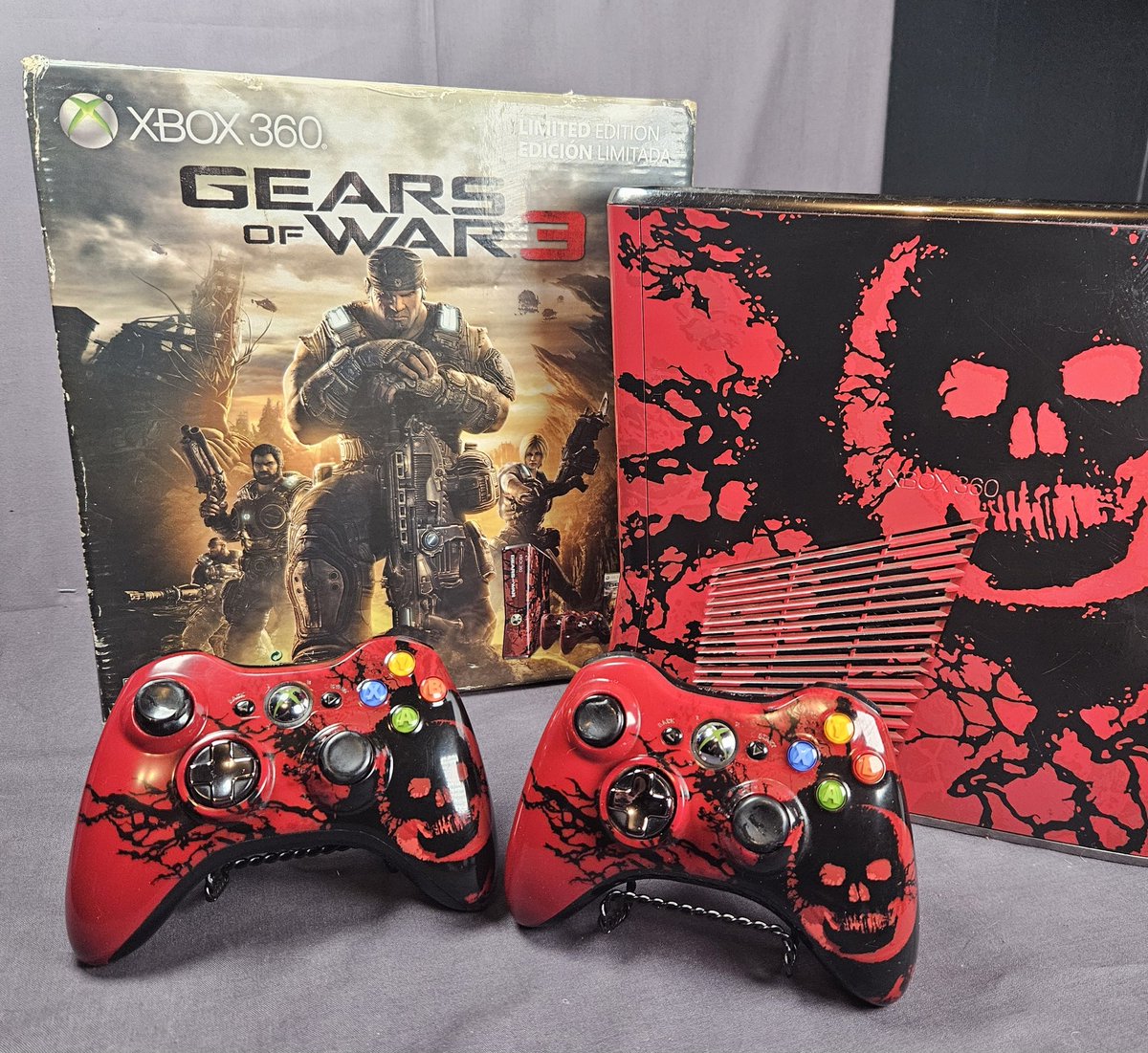 I probably should be sharing some of the heat I've been picking up over the summer (there has been a lot) but I had to share this one. At a fleamarket for $80, not bad. Cleaned it up and it's beautiful!! GOW was a big part of my late teens, stoked to get this! #GoW
