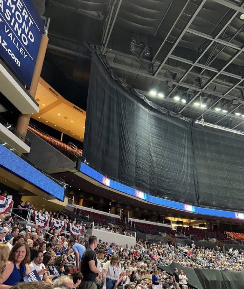 BREAKING 🚨

Empty seats at Kamala’s rally are being covered with a black curtain. 

👀